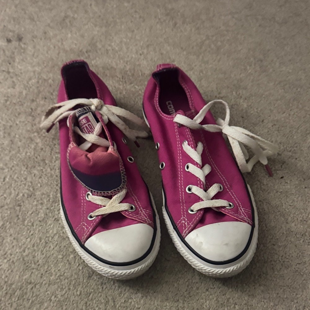 Converse Kids Sneakers in Vibrant Pink